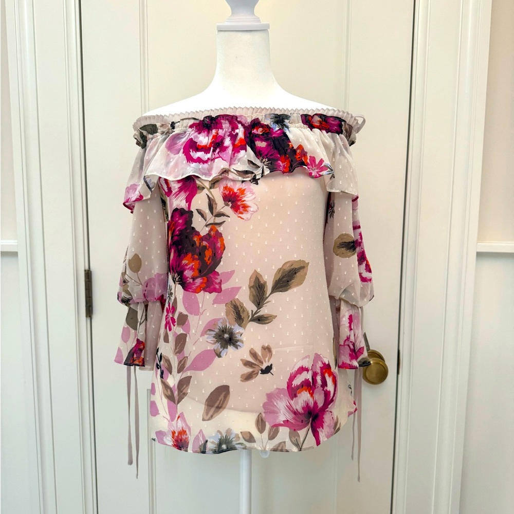 Ladies White House Black Market Floral Top Size XS
